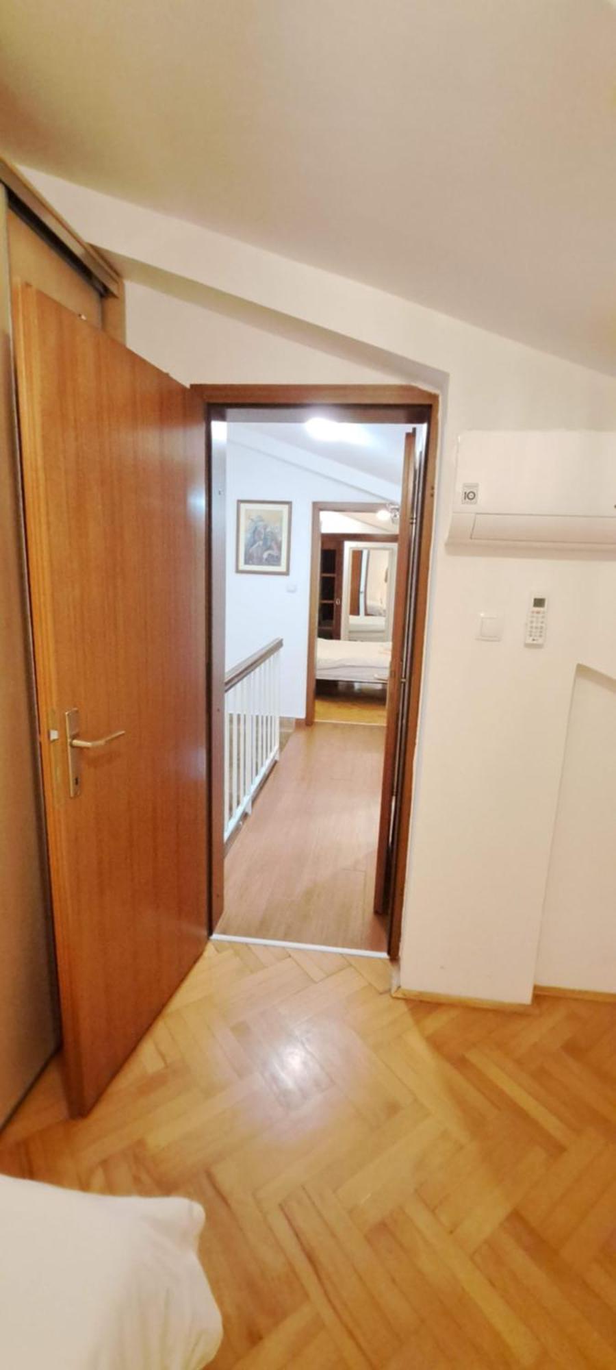 Central Skopje Duplex Apartment エクステリア 写真