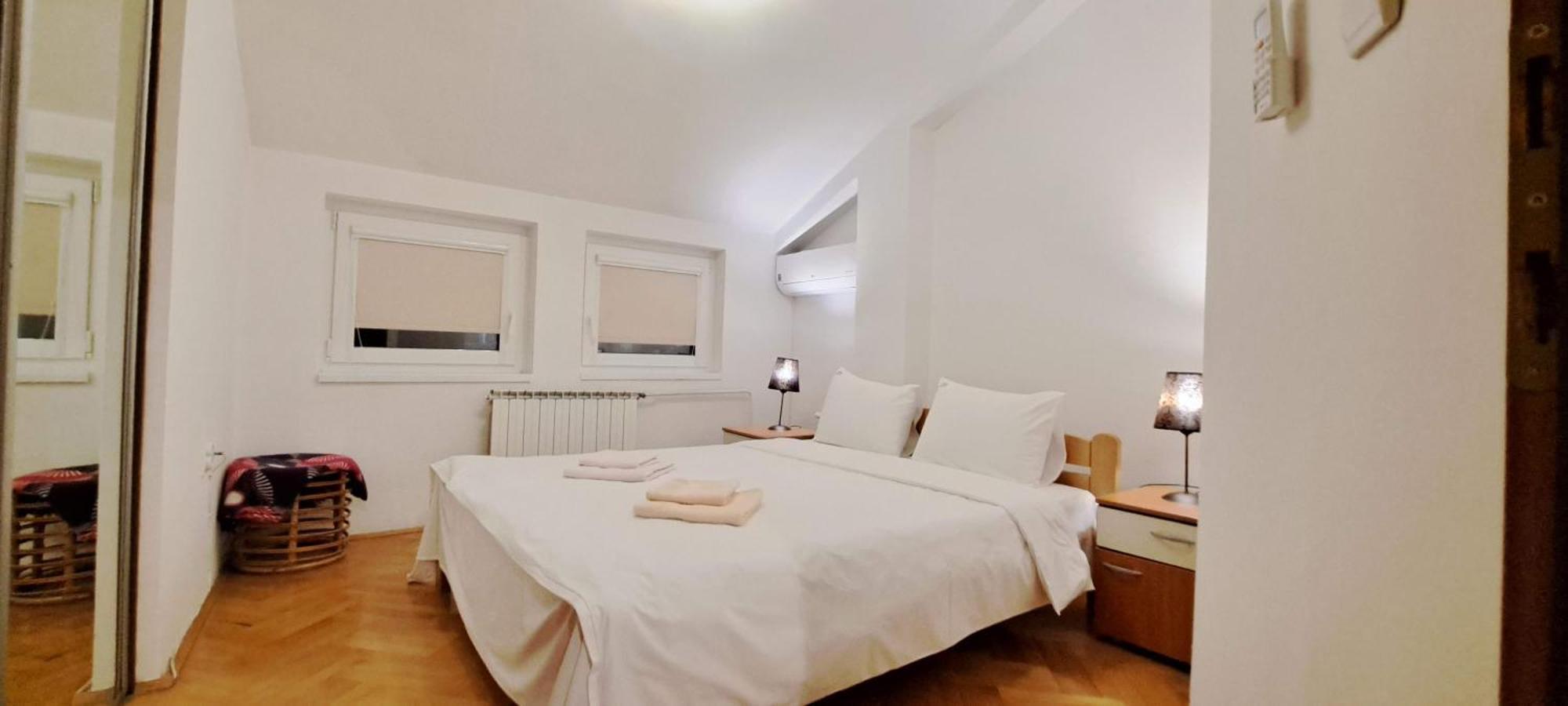 Central Skopje Duplex Apartment エクステリア 写真